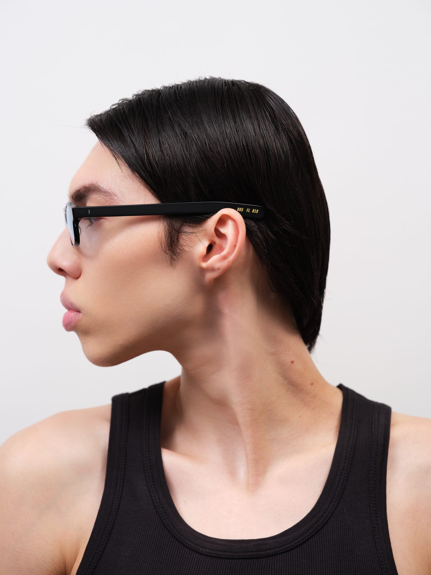 HANKY Solid Black / Light blue gradient lens