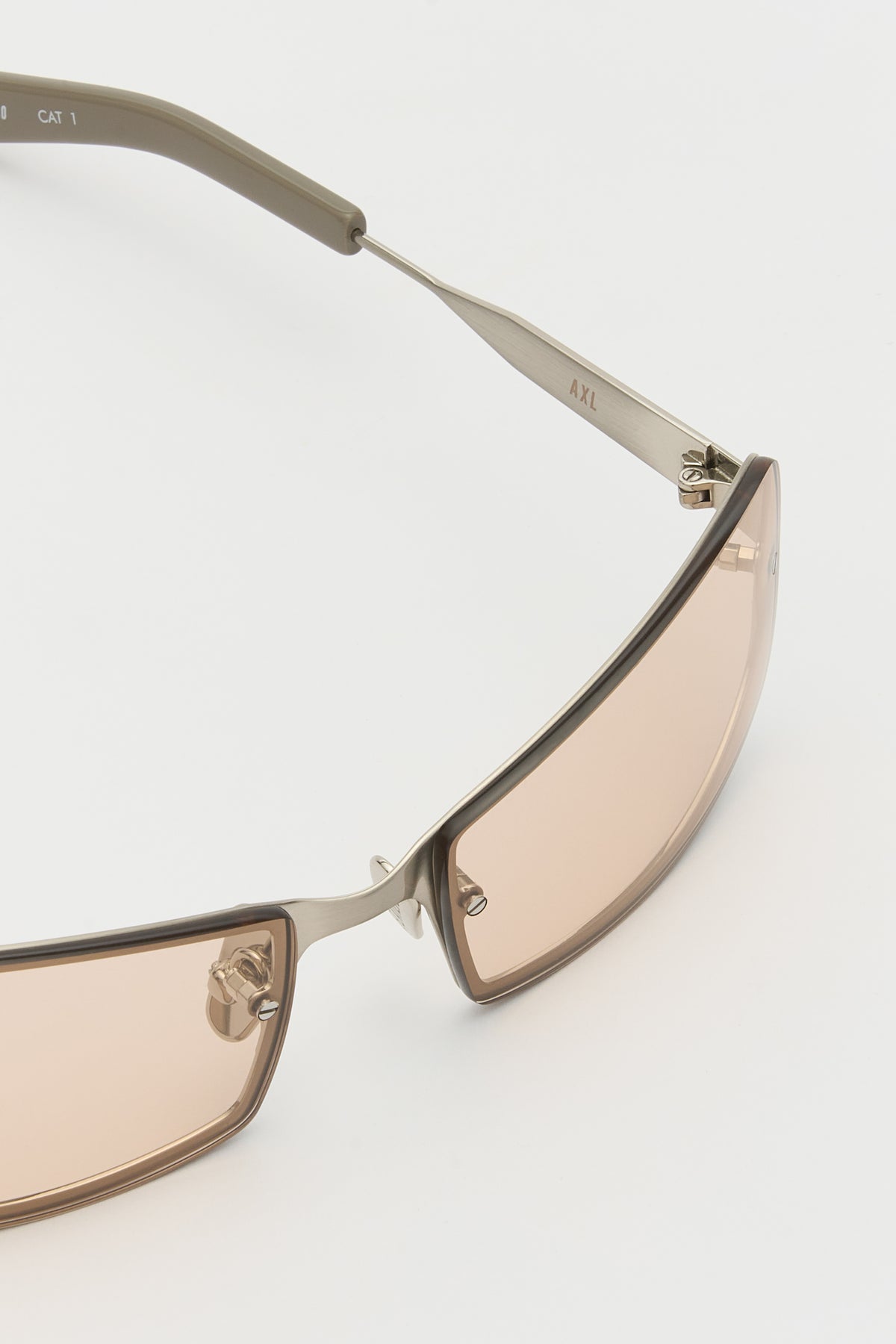 AXL Brush Titanium Solid Silver Mink / Peach Lens