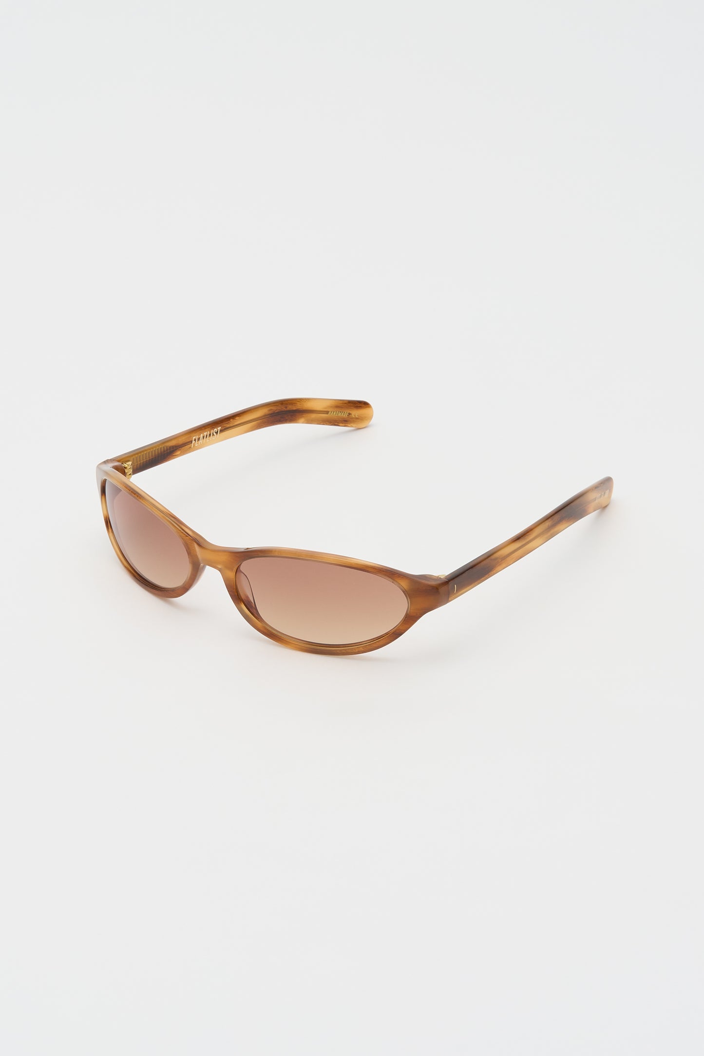 OLYMPIA Donegal Horn / Light Brown Gradient Lens