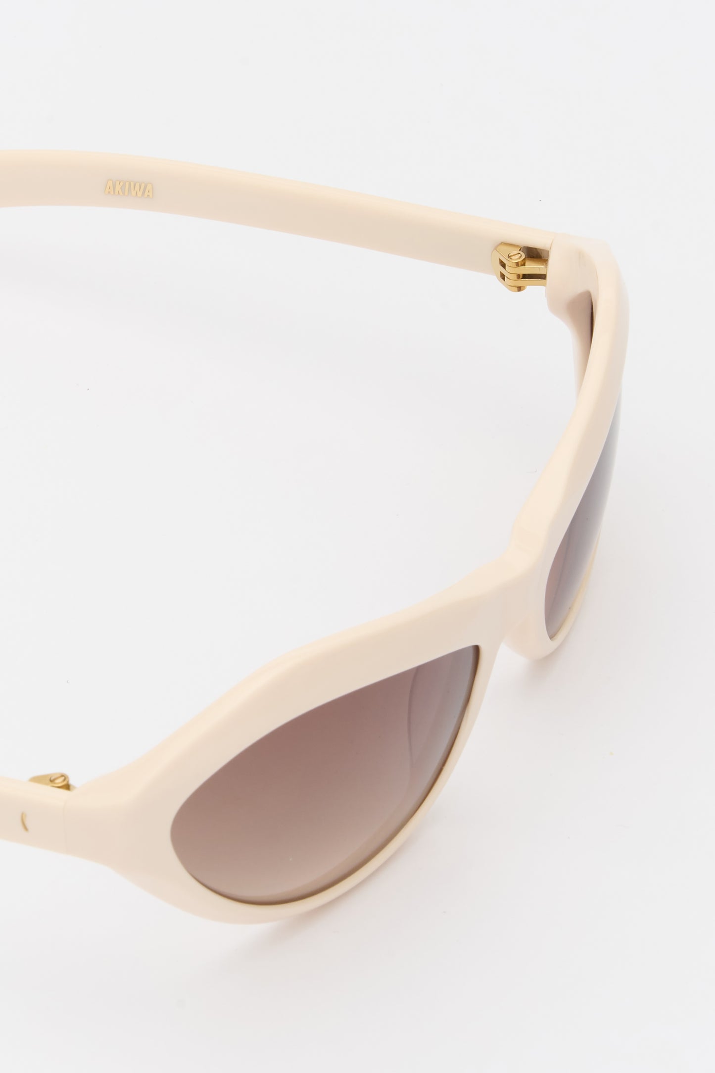 AKIWA Solid Butter / Brown Gradient Lens