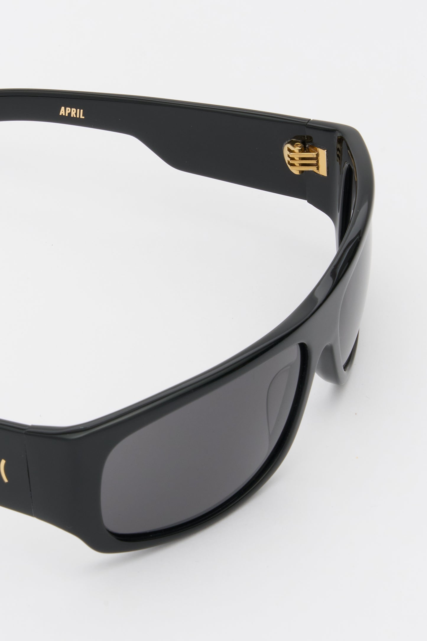 APRIL Solid Black / Solid Black Lens