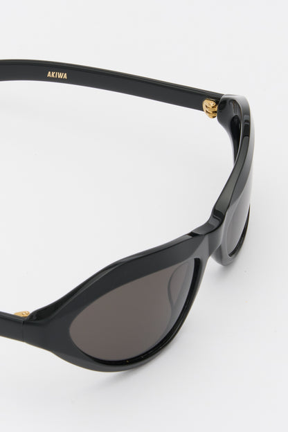 AKIWA Solid Black / Solid Black Lens