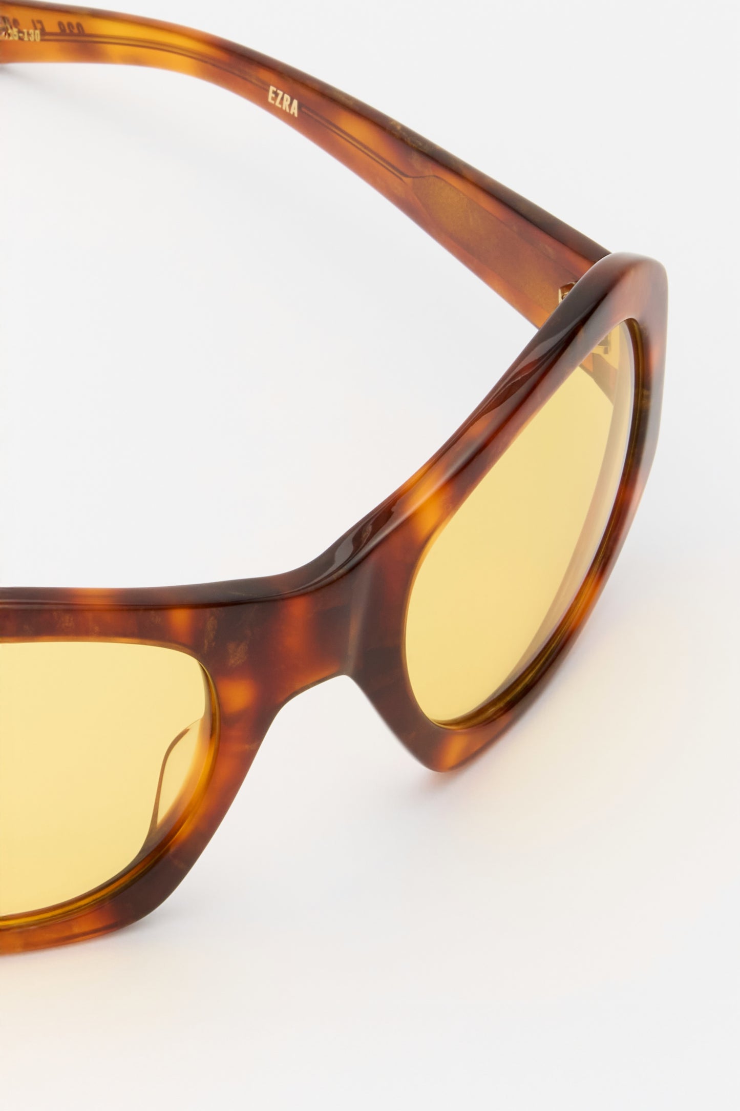 EZRA Shimmery Horn / Solid Yellow Lens