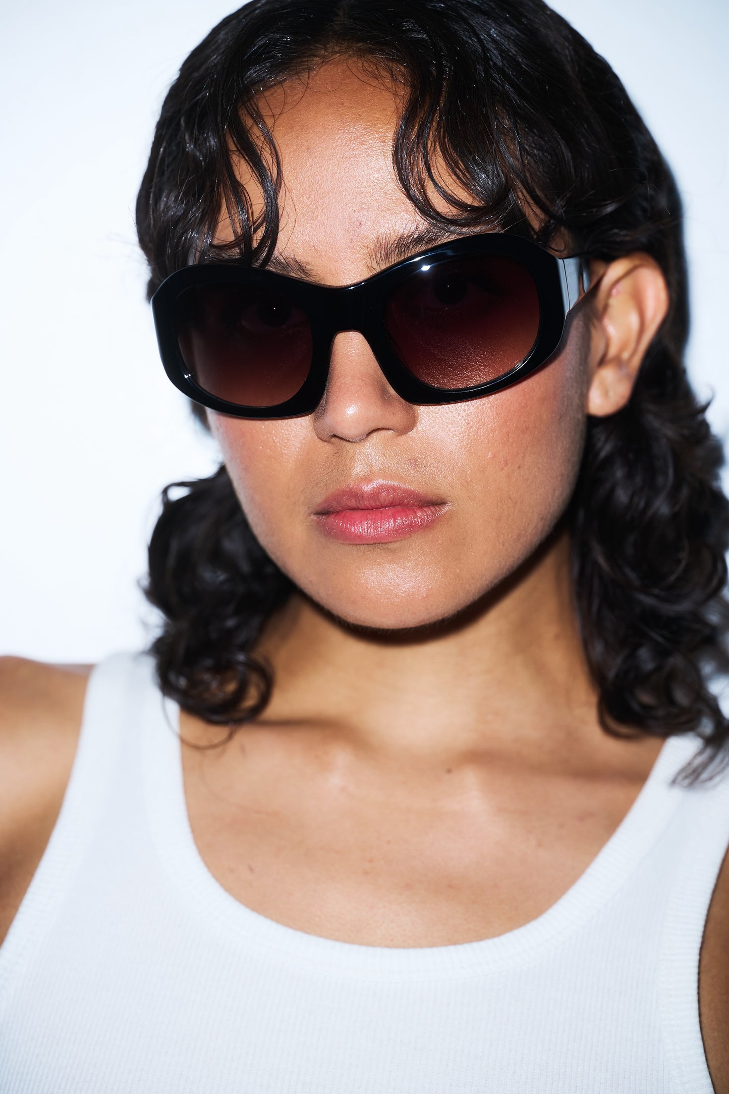 EZRA Solid Black / Brown Gradient Lens