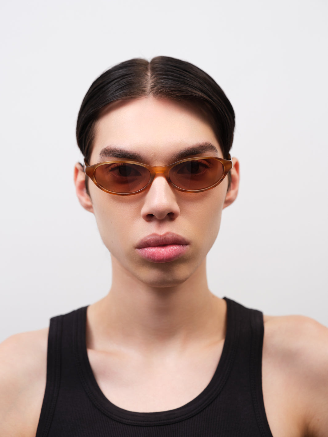 OLYMPIA Donegal Horn / Light Brown Gradient Lens