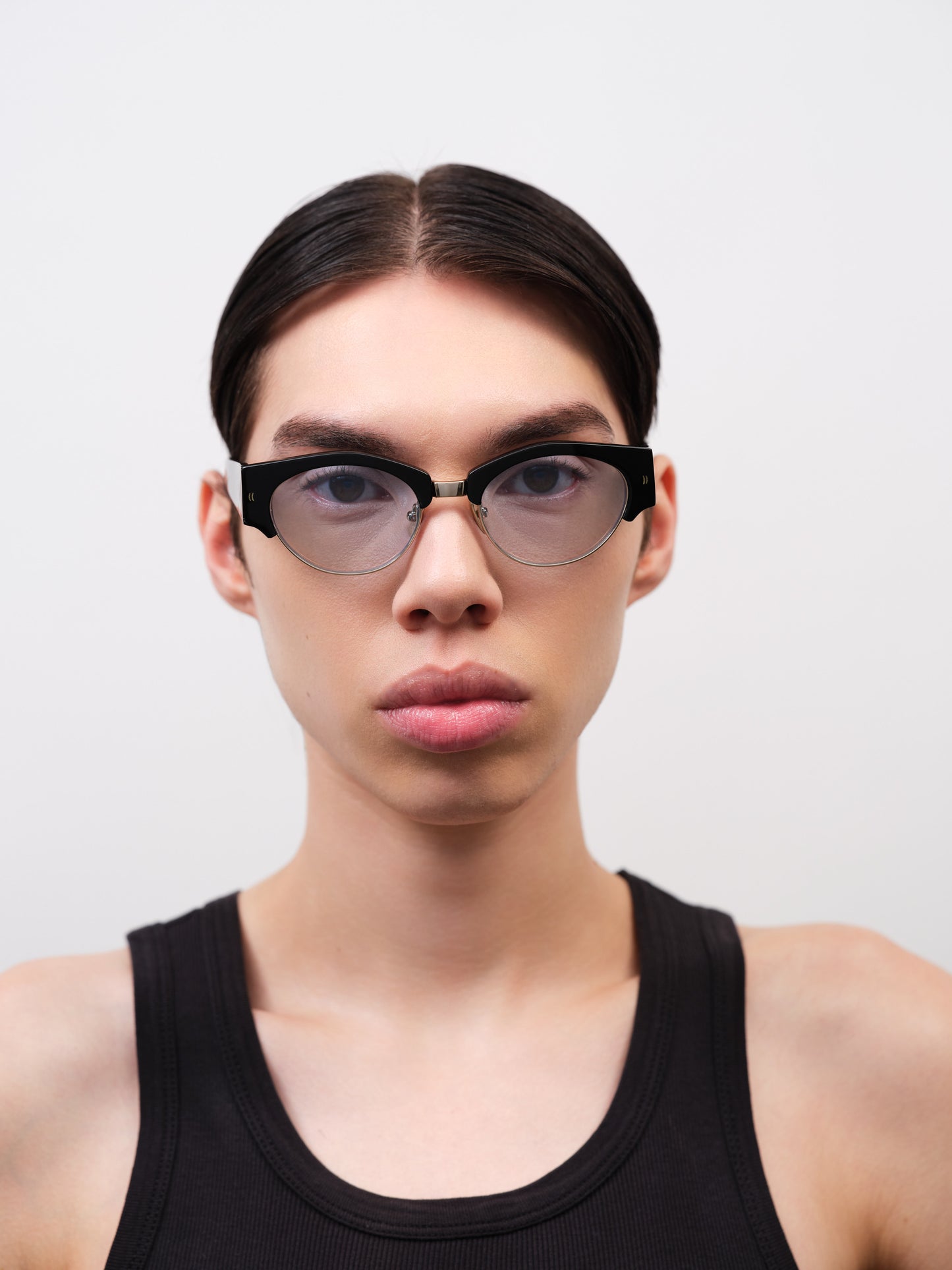 YOUNG Solid Black / Light Blue Gradient Lens