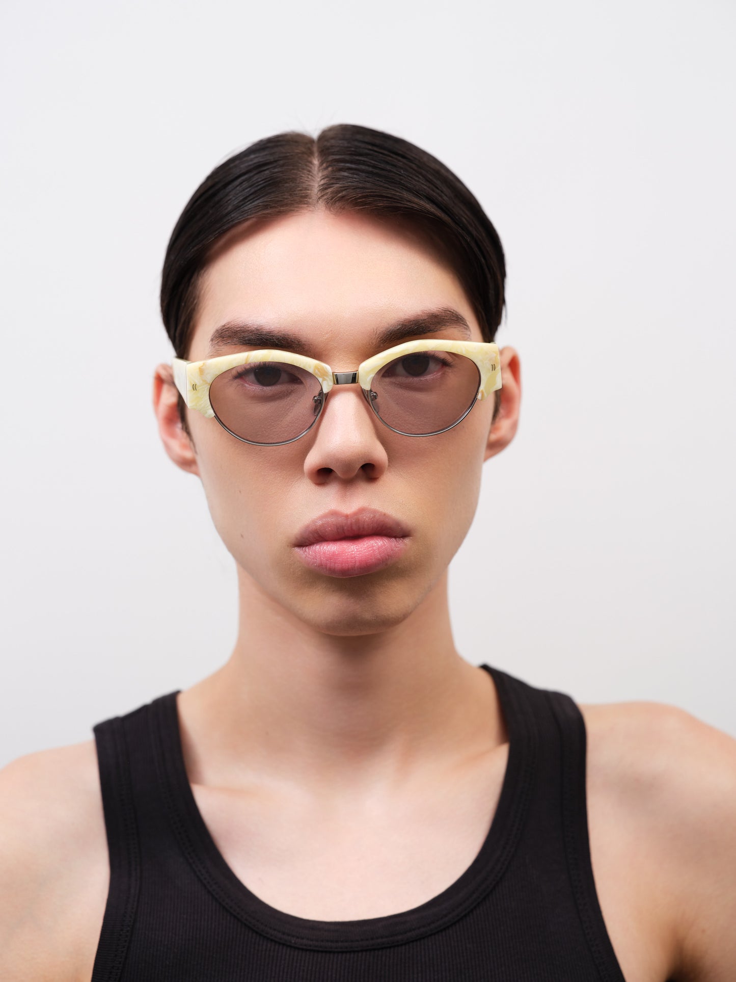 YOUNG Carrara Fantasy / Light Grey Lens