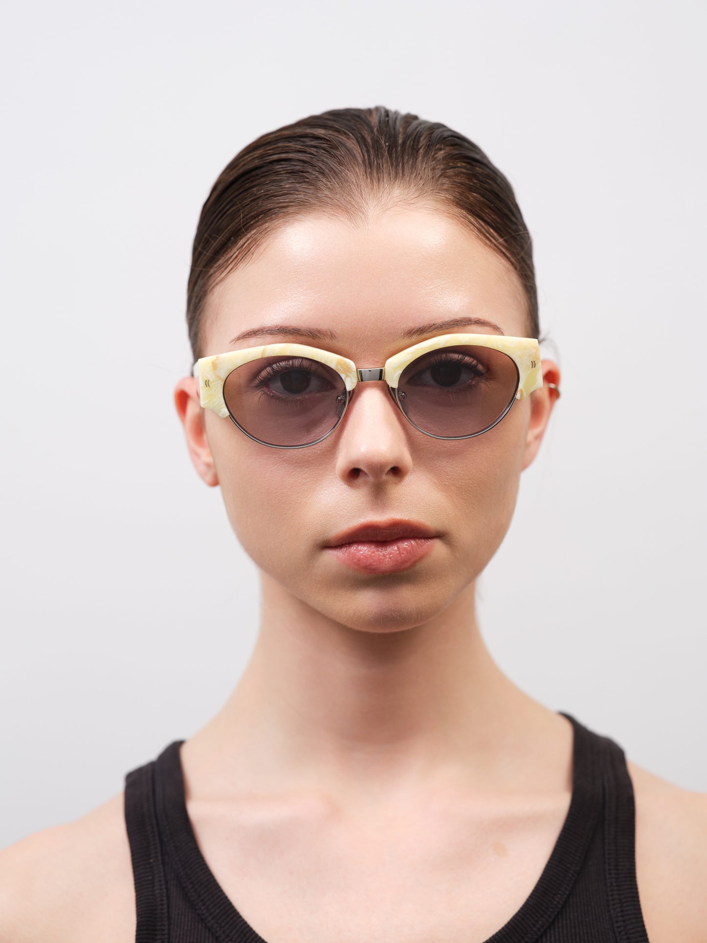 YOUNG Carrara Fantasy / Light Grey Lens