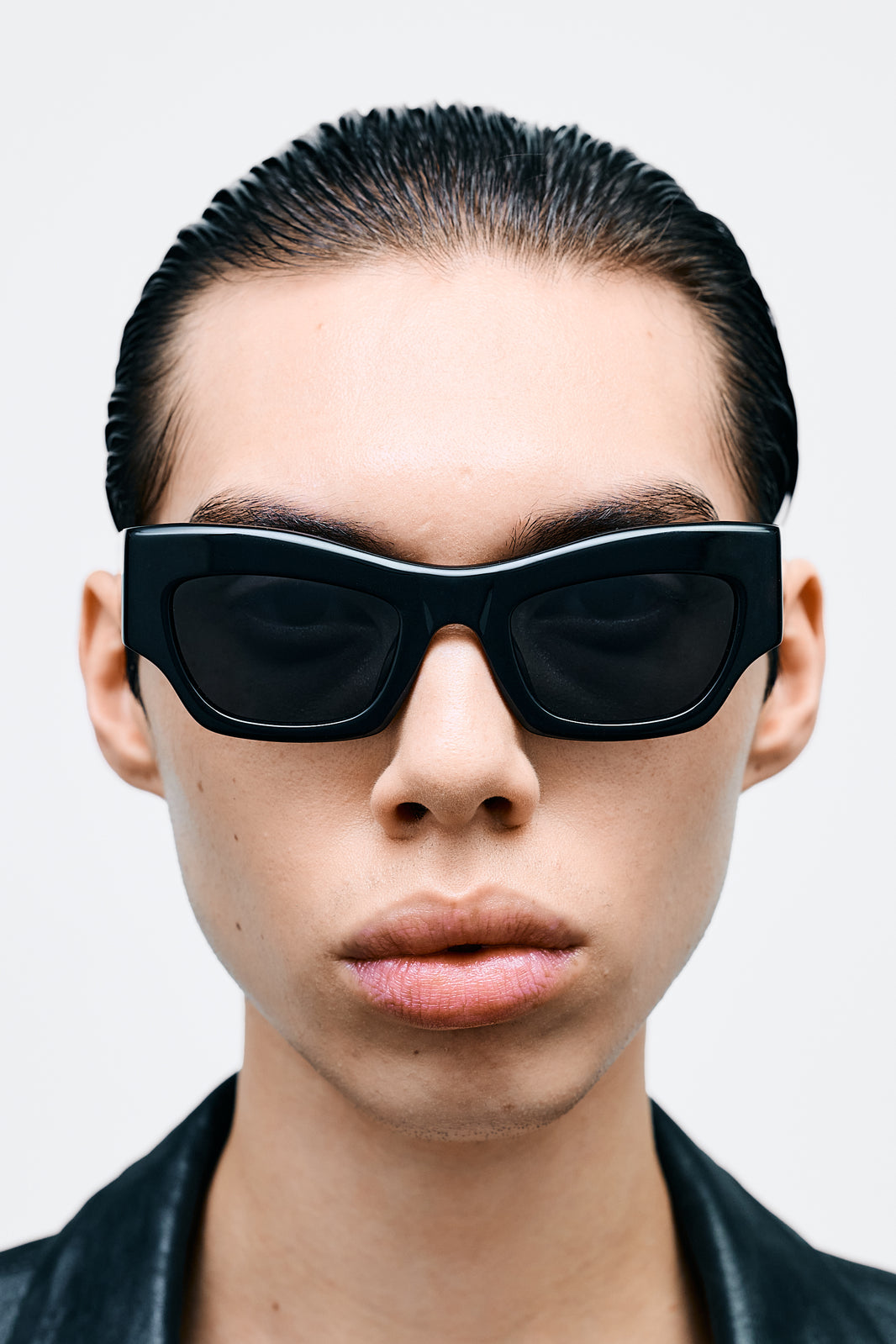 SHADE 03 Solid Black / Solid Black Lens