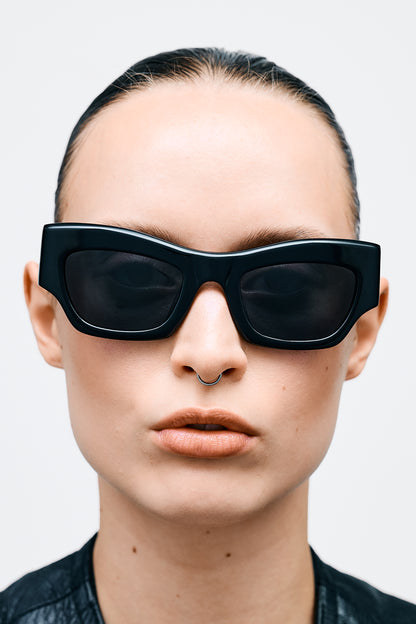 SHADE 03 Solid Black / Solid Black Lens