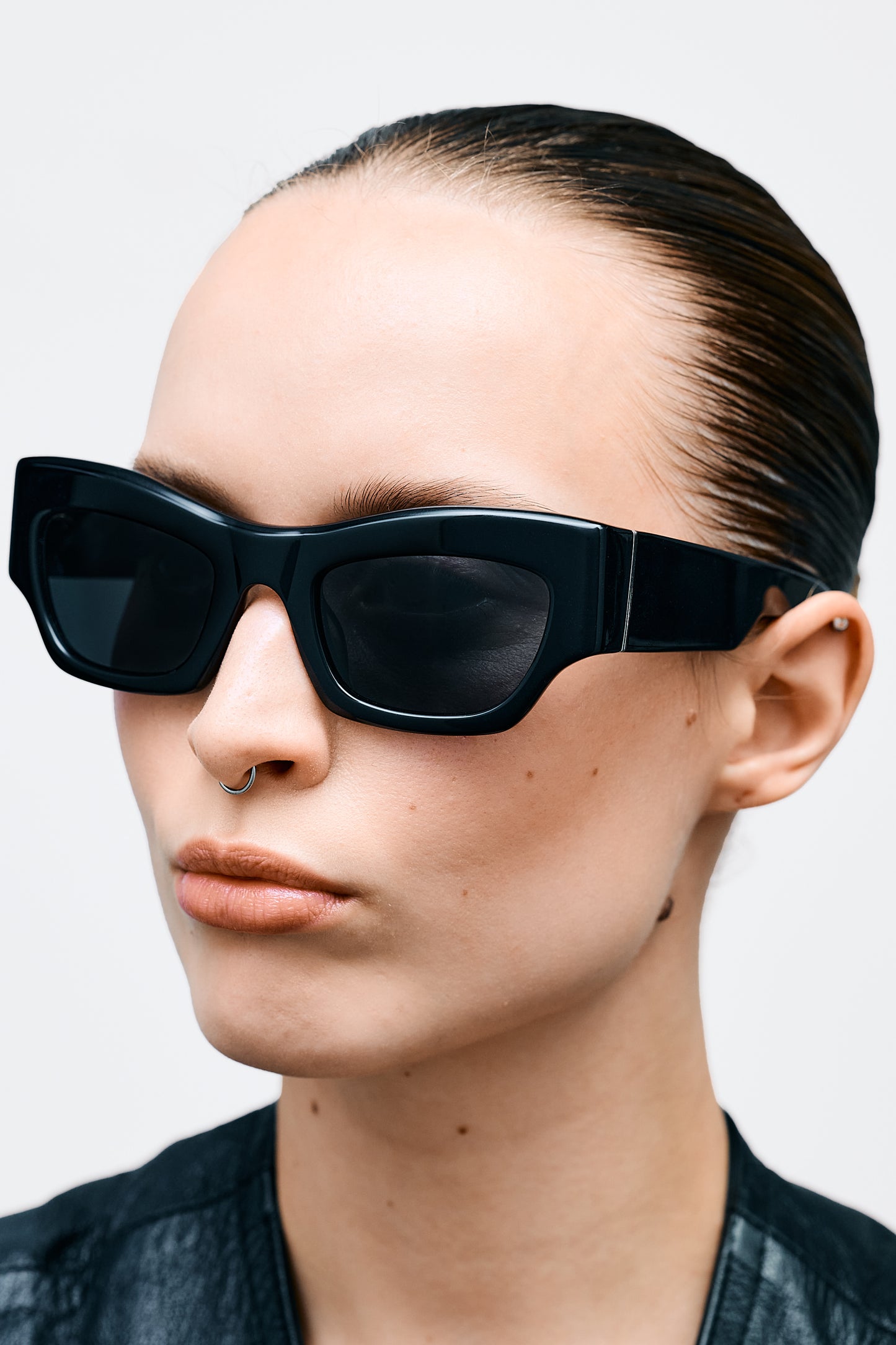 SHADE 03 Solid Black / Solid Black Lens