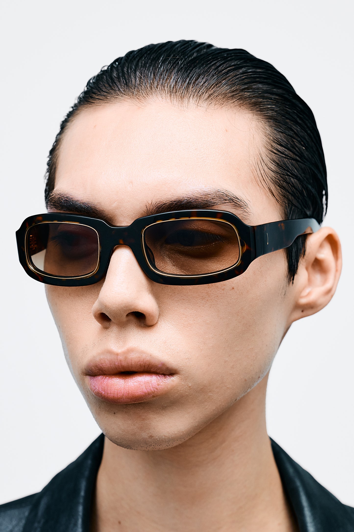 FRAME Dark Tortoise / Brown Gradient Lens