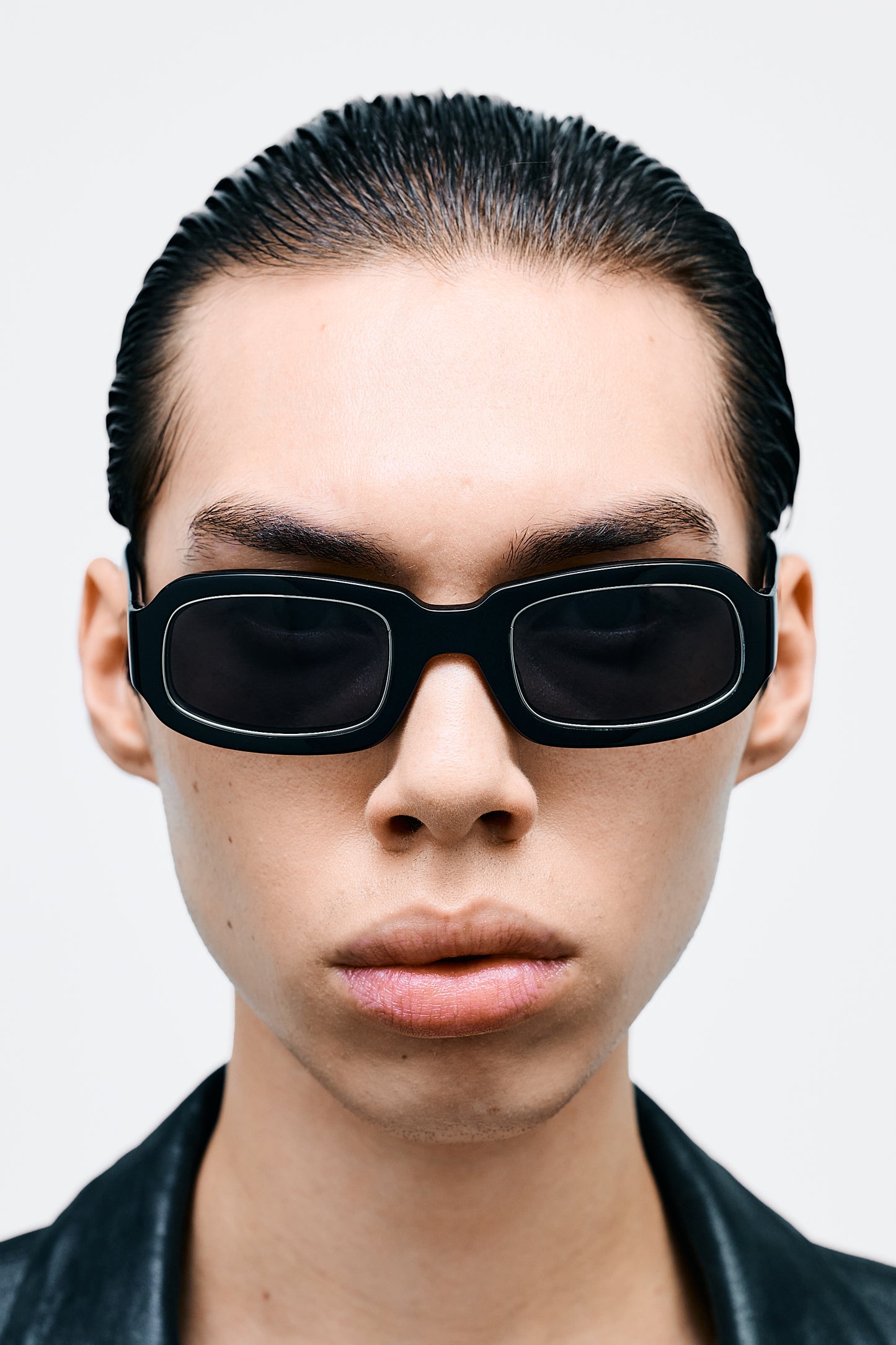 FRAME Solid Black / Solid Black Lens