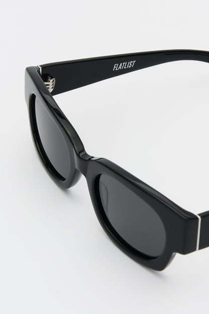 SHADE 01 Solid Black / Solid Black Lens