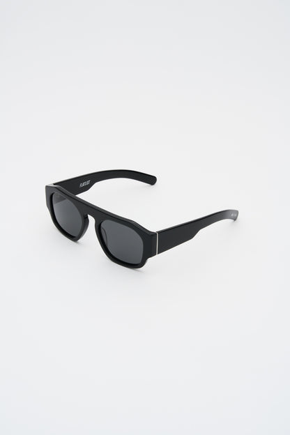 SHADE 02 Solid Black / Solid Black Lens