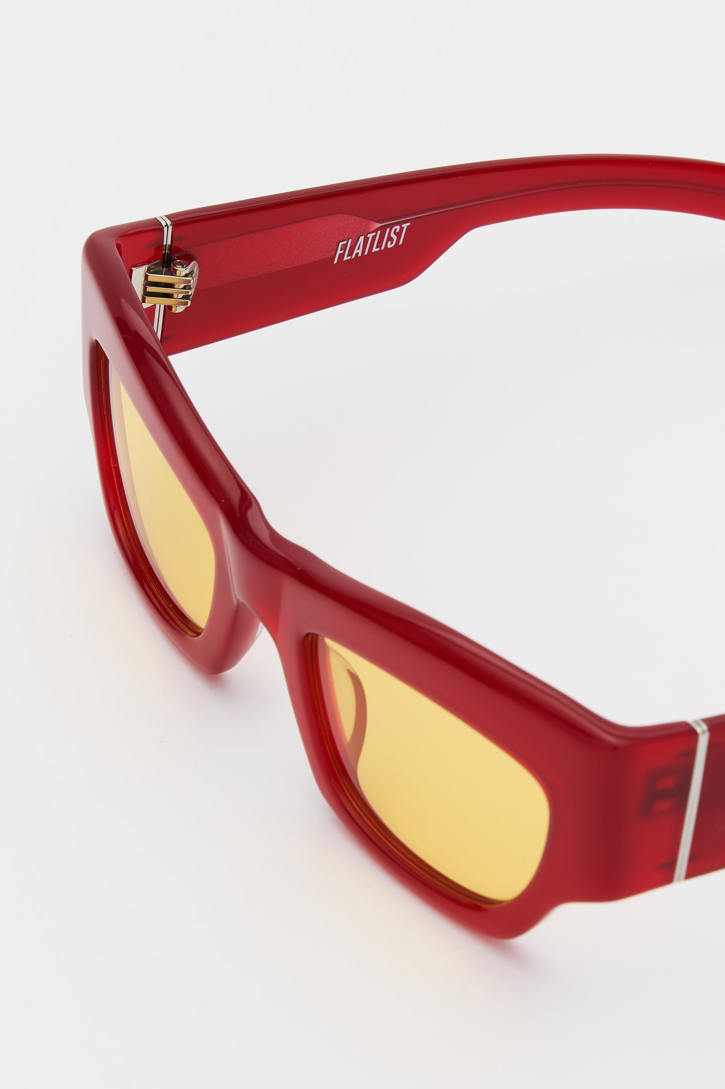 SHADE 03 Milky Red / Solid Yellow Lens