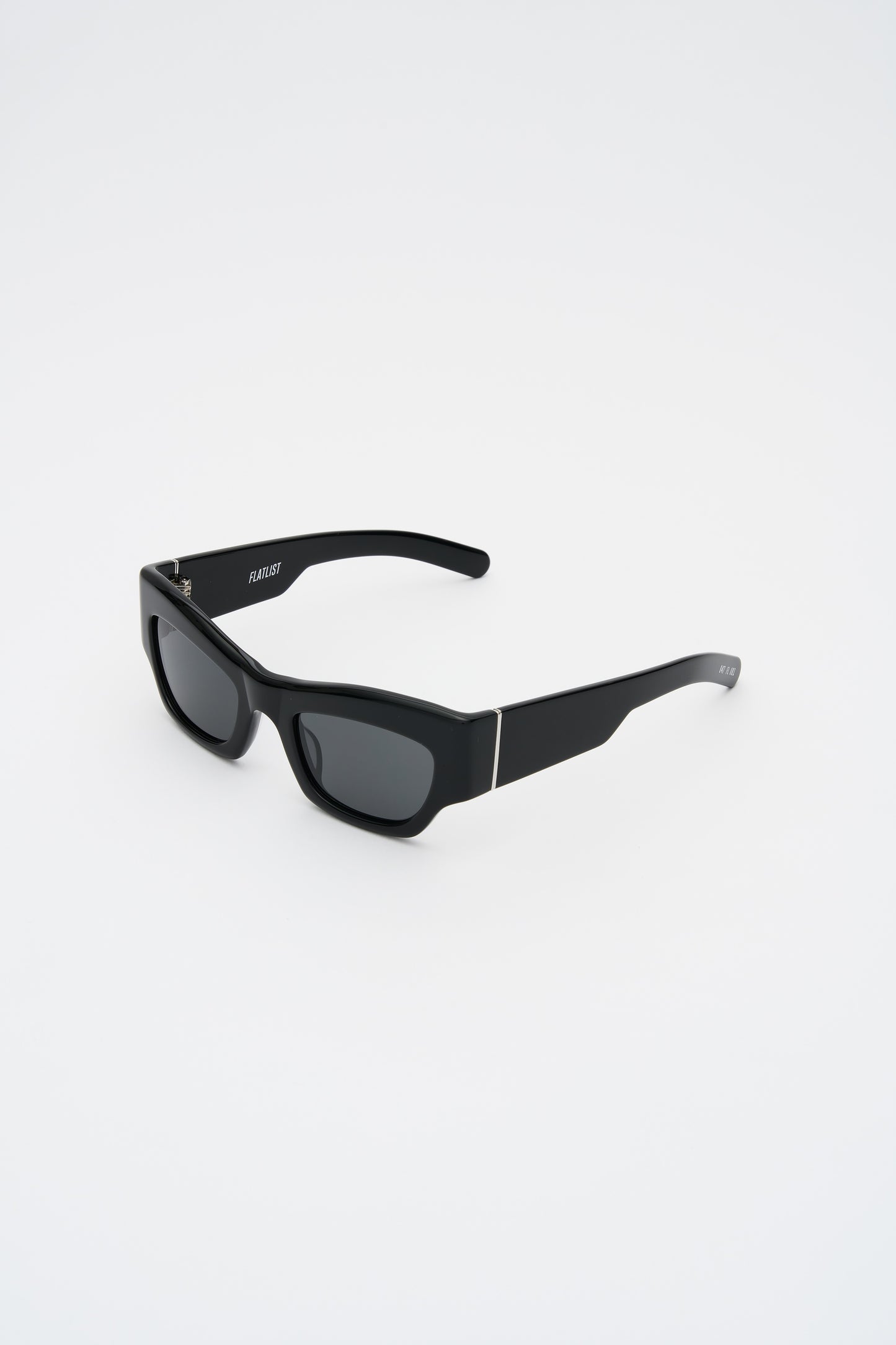 SHADE 03 Solid Black / Solid Black Lens