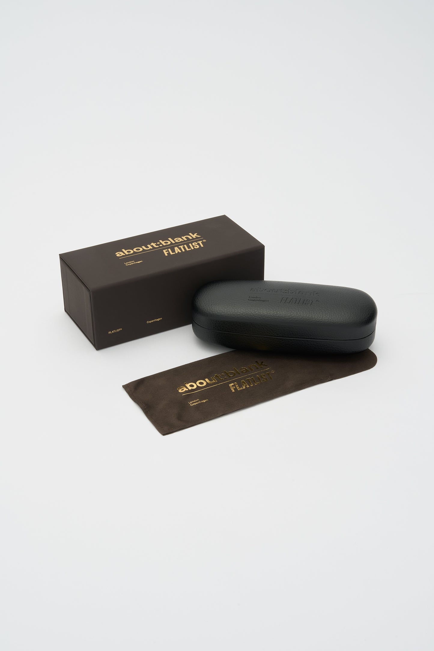 HANKY (ABOUT:BLANK) Solid Black / Pink Gradient Lens
