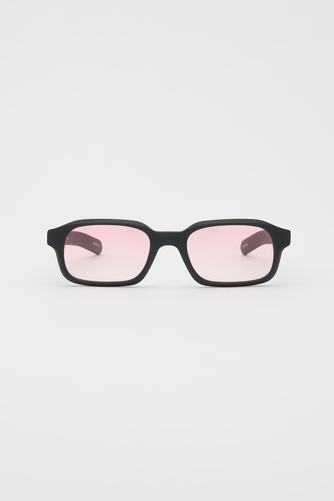 HANKY (ABOUT:BLANK) Solid Black / Pink Gradient Lens