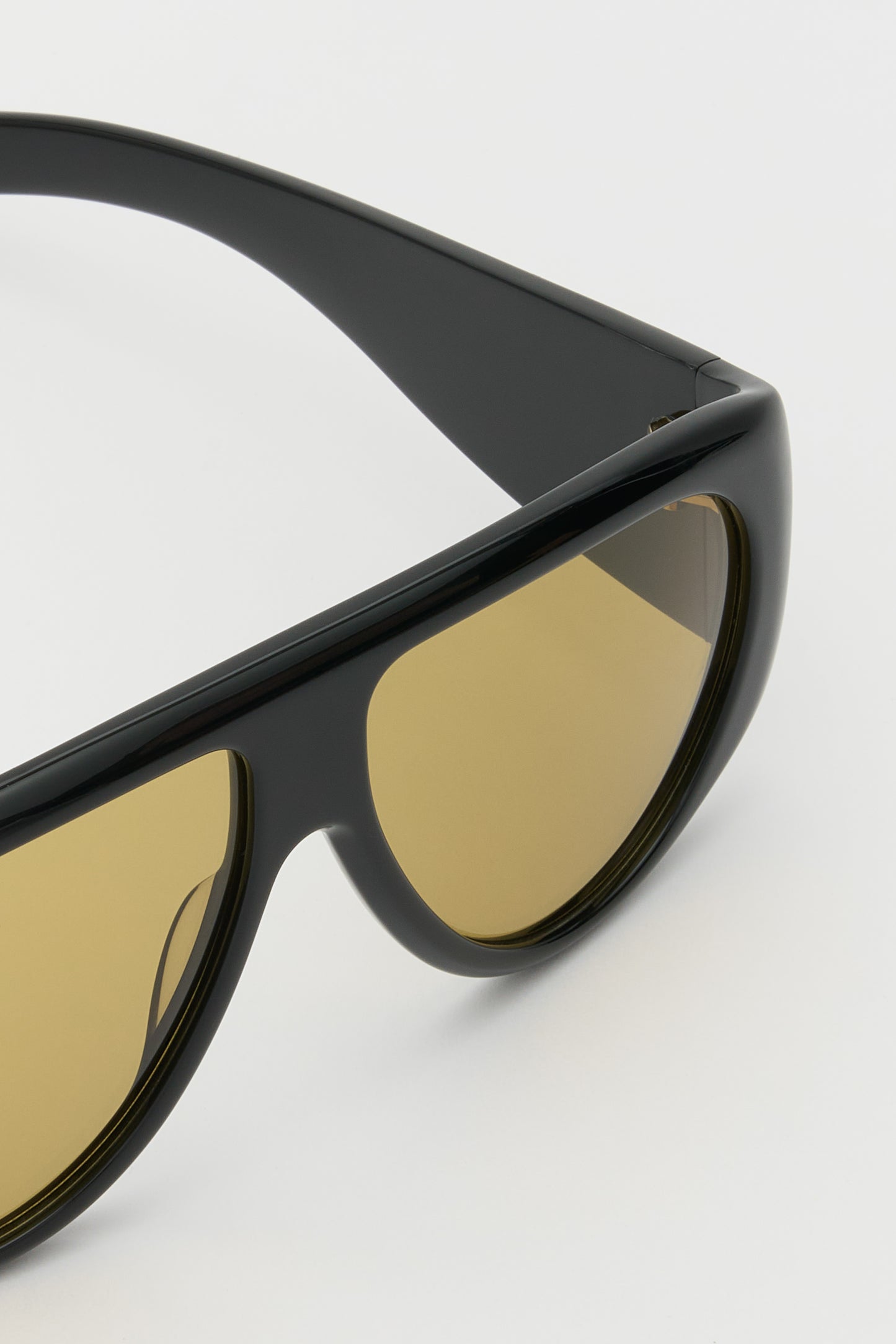 BERLYN Solid Black / Smoke Olive lens