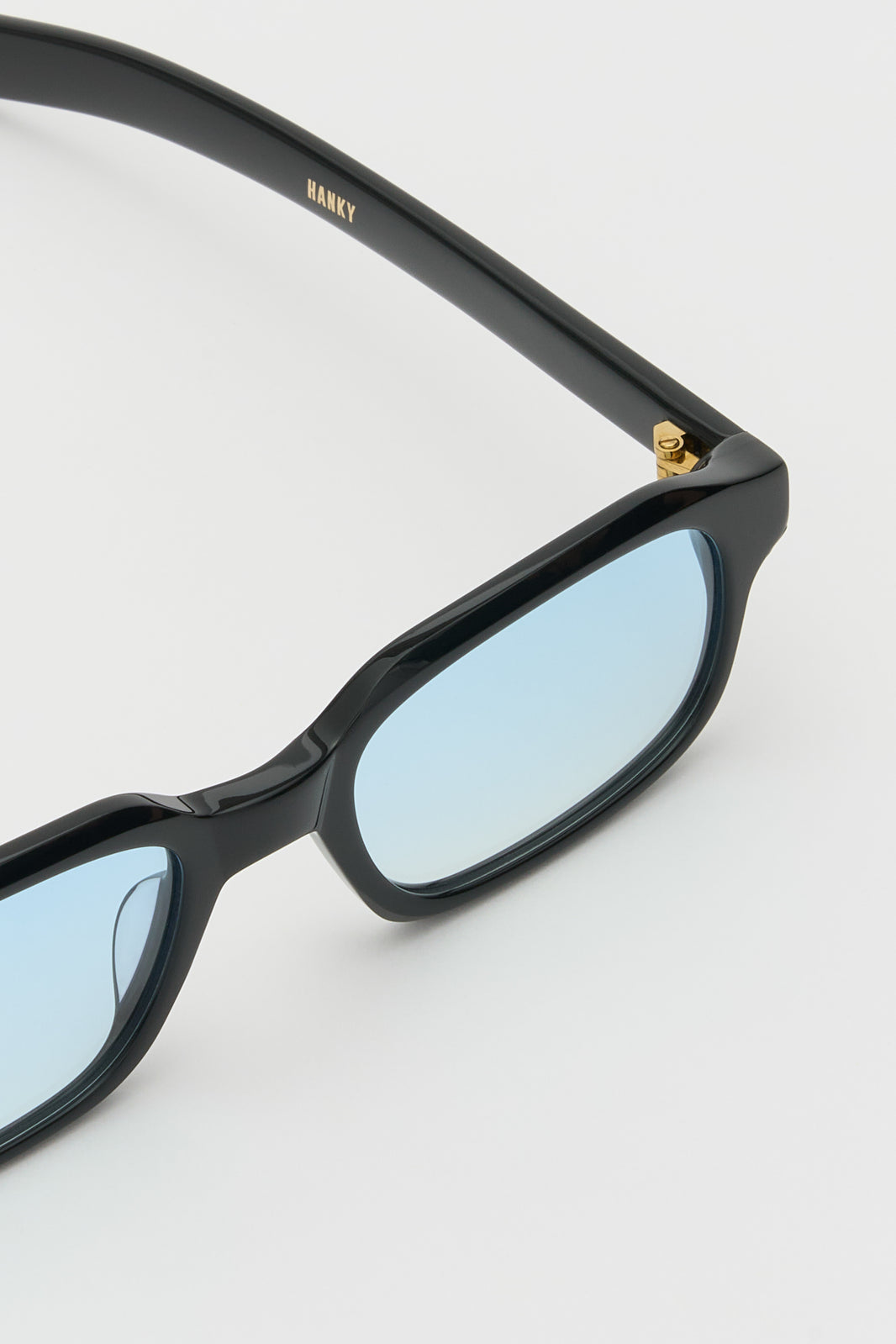 HANKY Solid Black / Light blue gradient lens