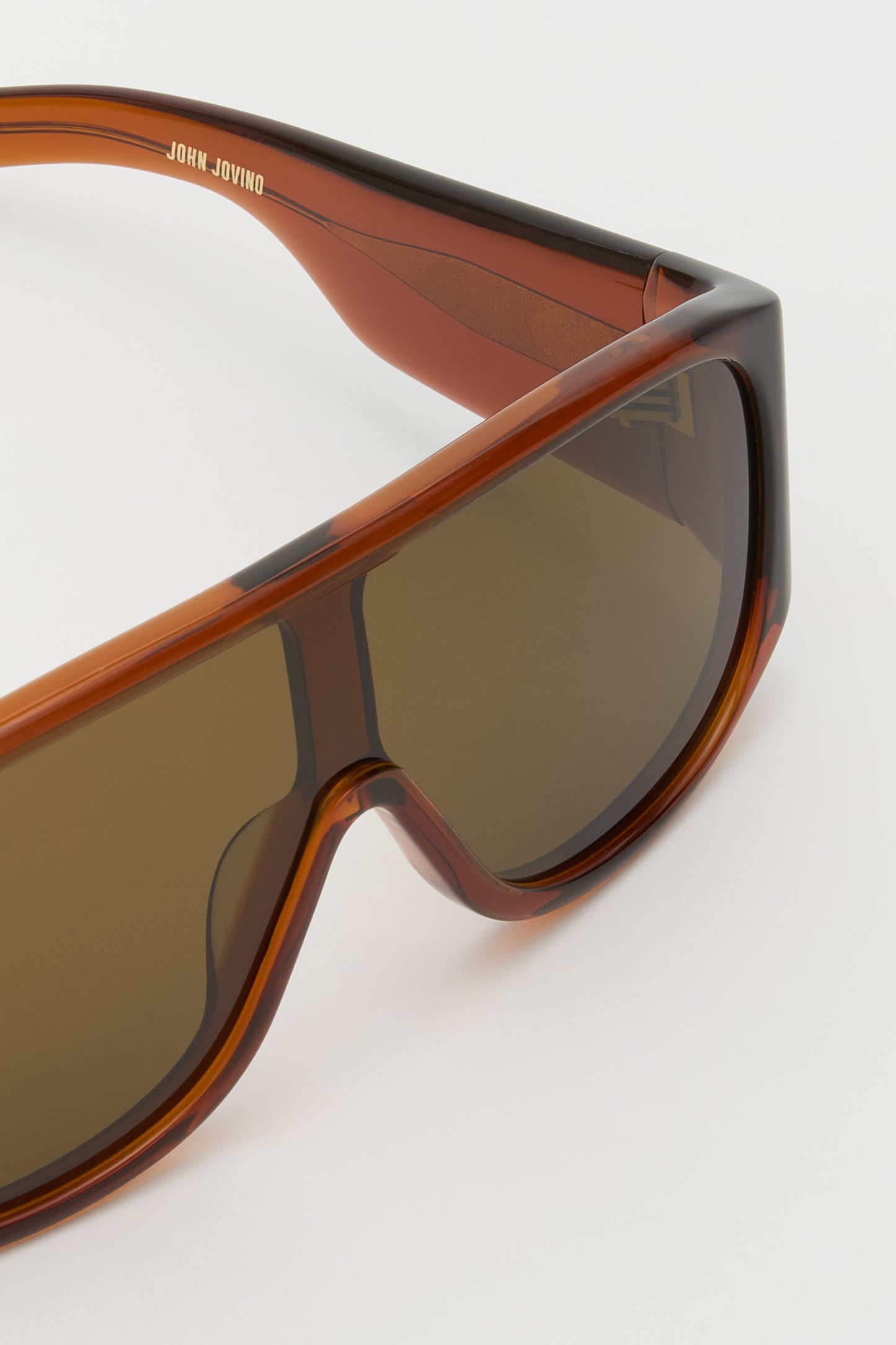 JOHN JOVINO Crystal Brown / Solid Brown Lens