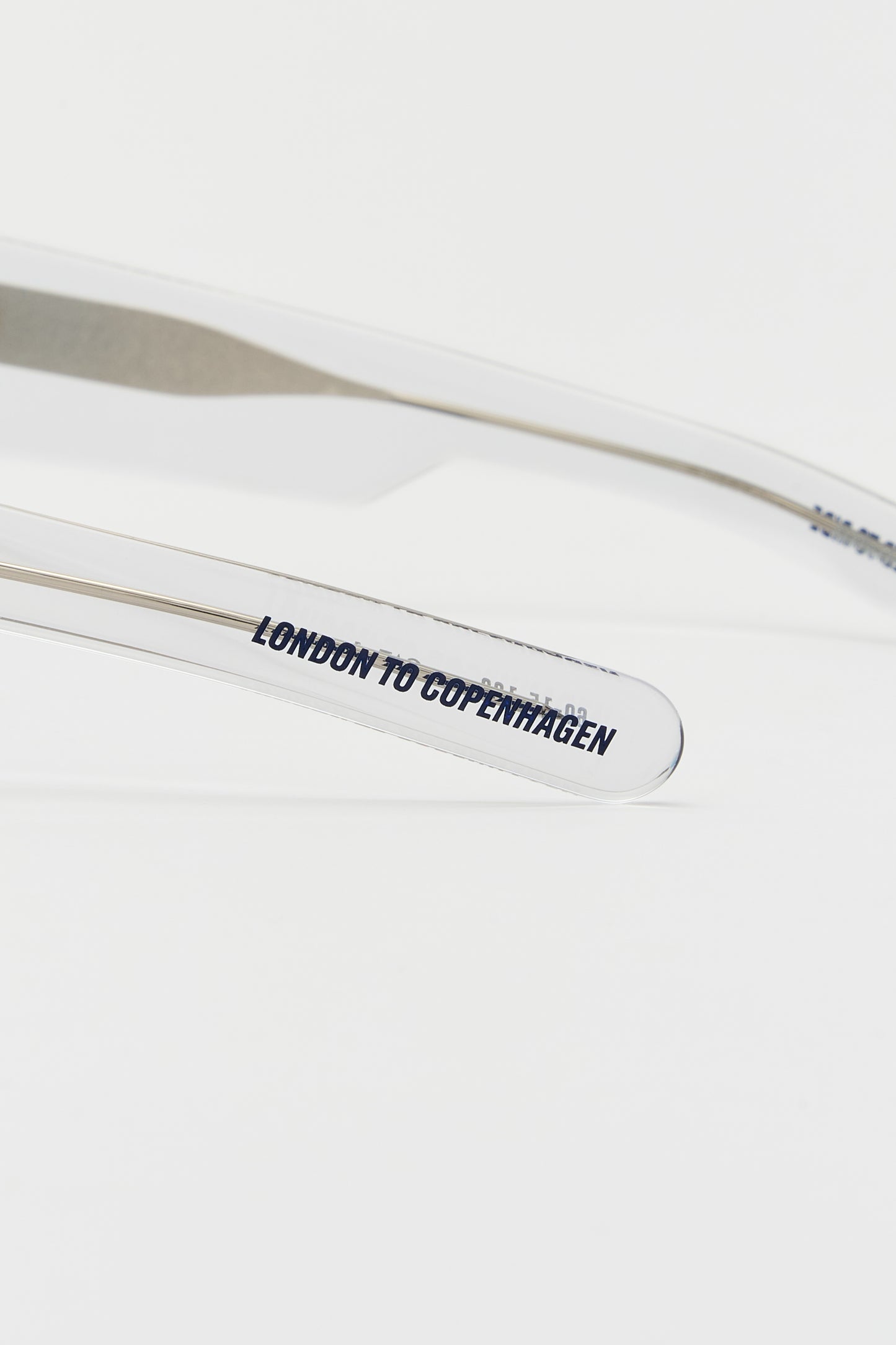 KX-01 Clear Crystal / Light Blue Gradient Lens