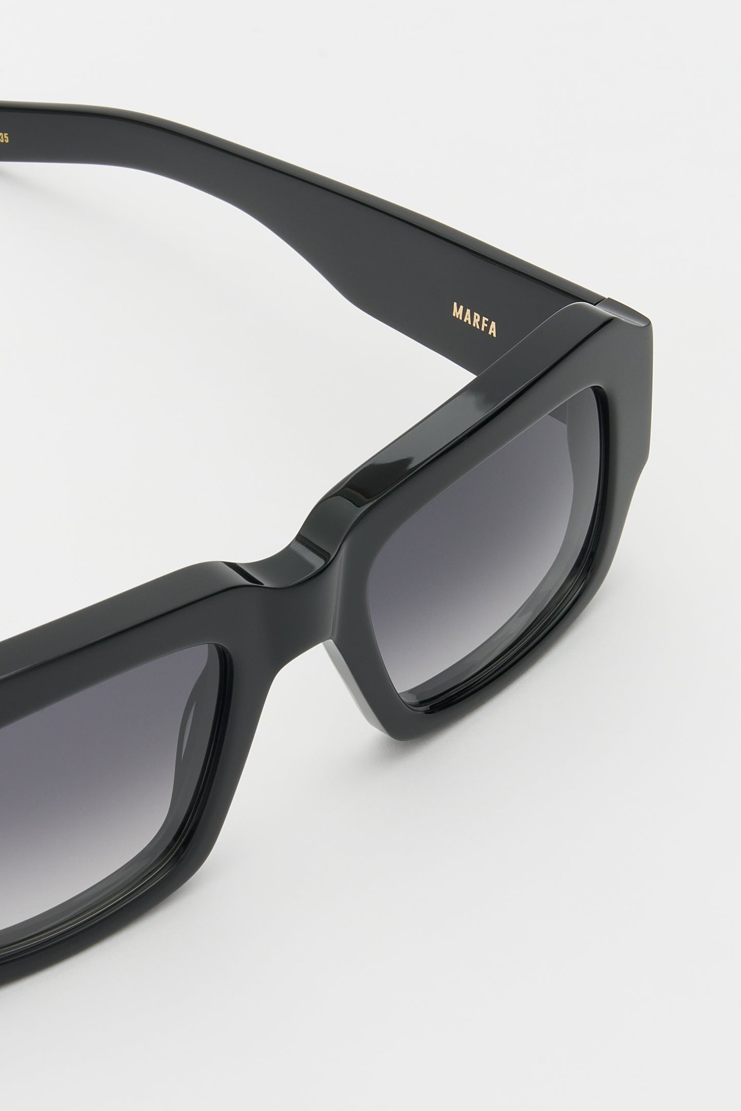 MARFA Solid Black / Solid Black Lens
