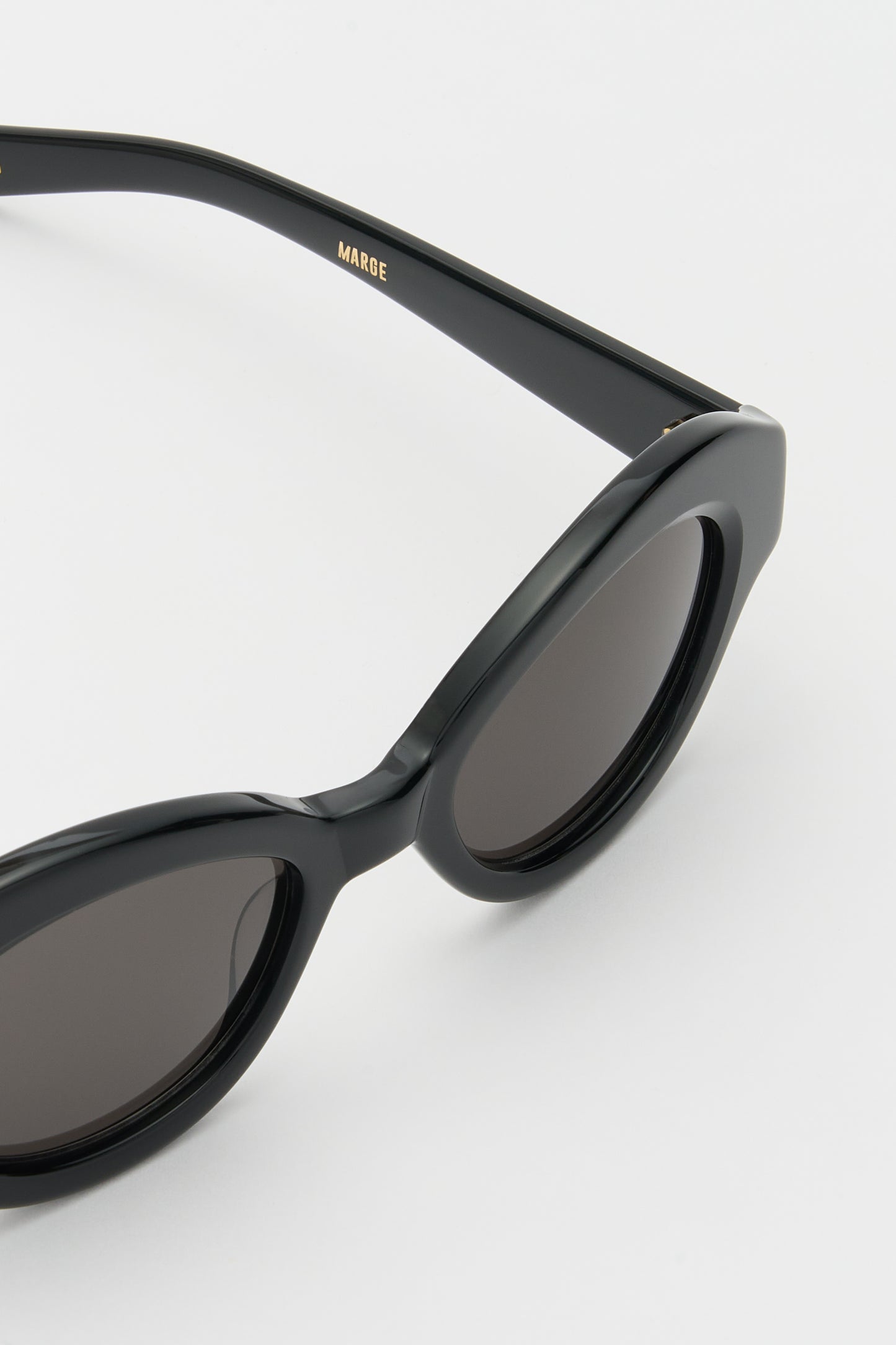 MARGE Solid Black / Solid Black Lens