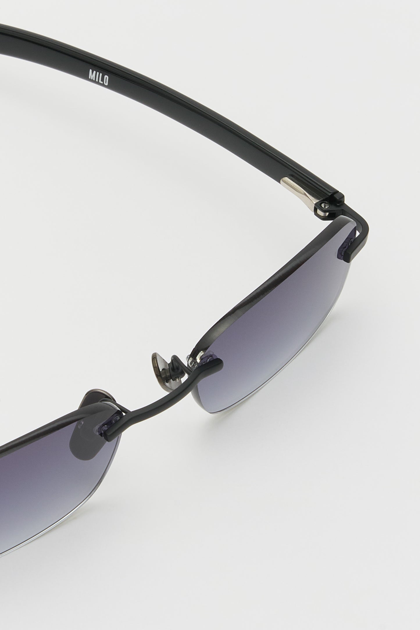 MILO Brushed Matte Black / Solid Black / Smoke Gradient Lens