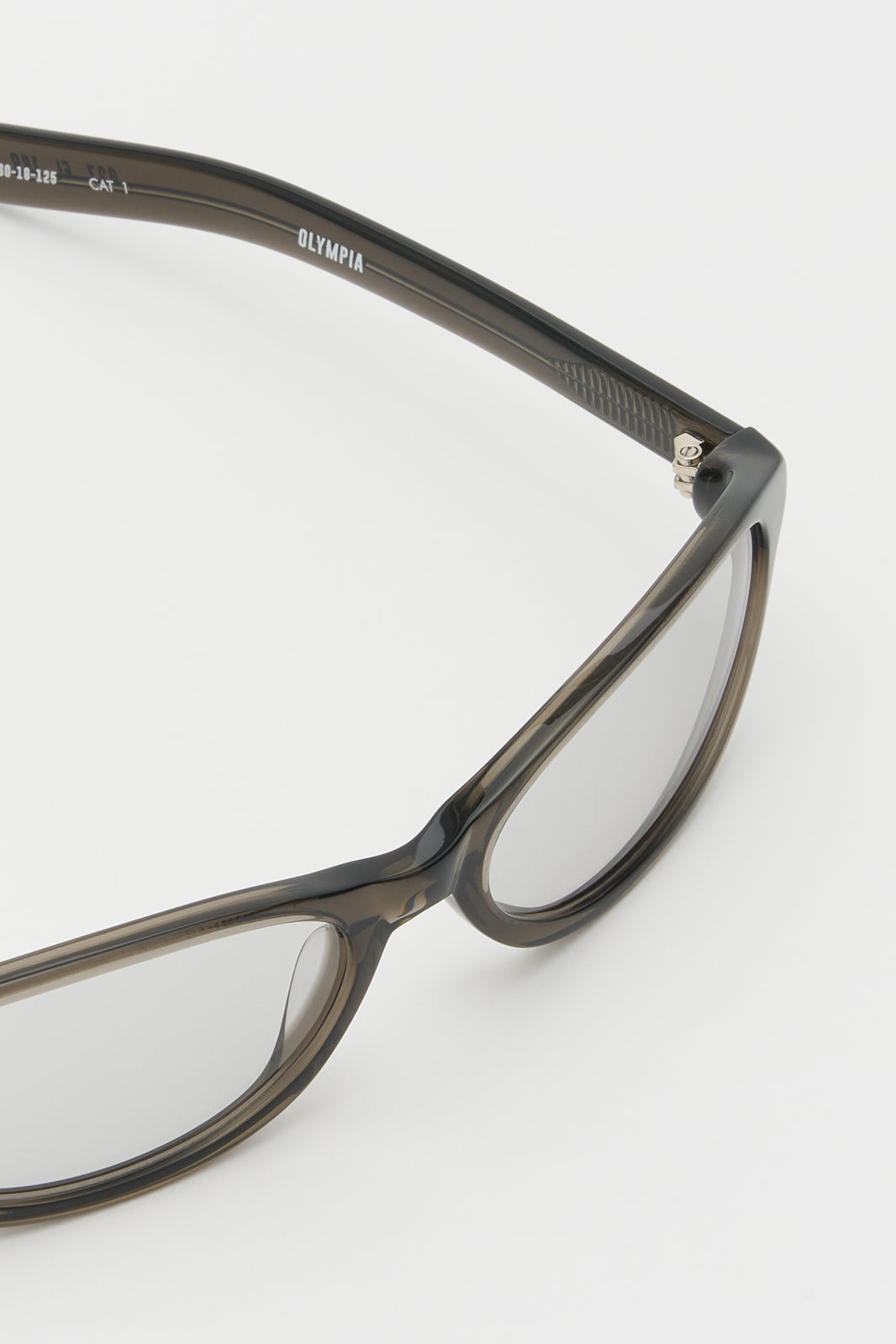 OLYMPIA Crystal Warm Grey / Light Grey Lens