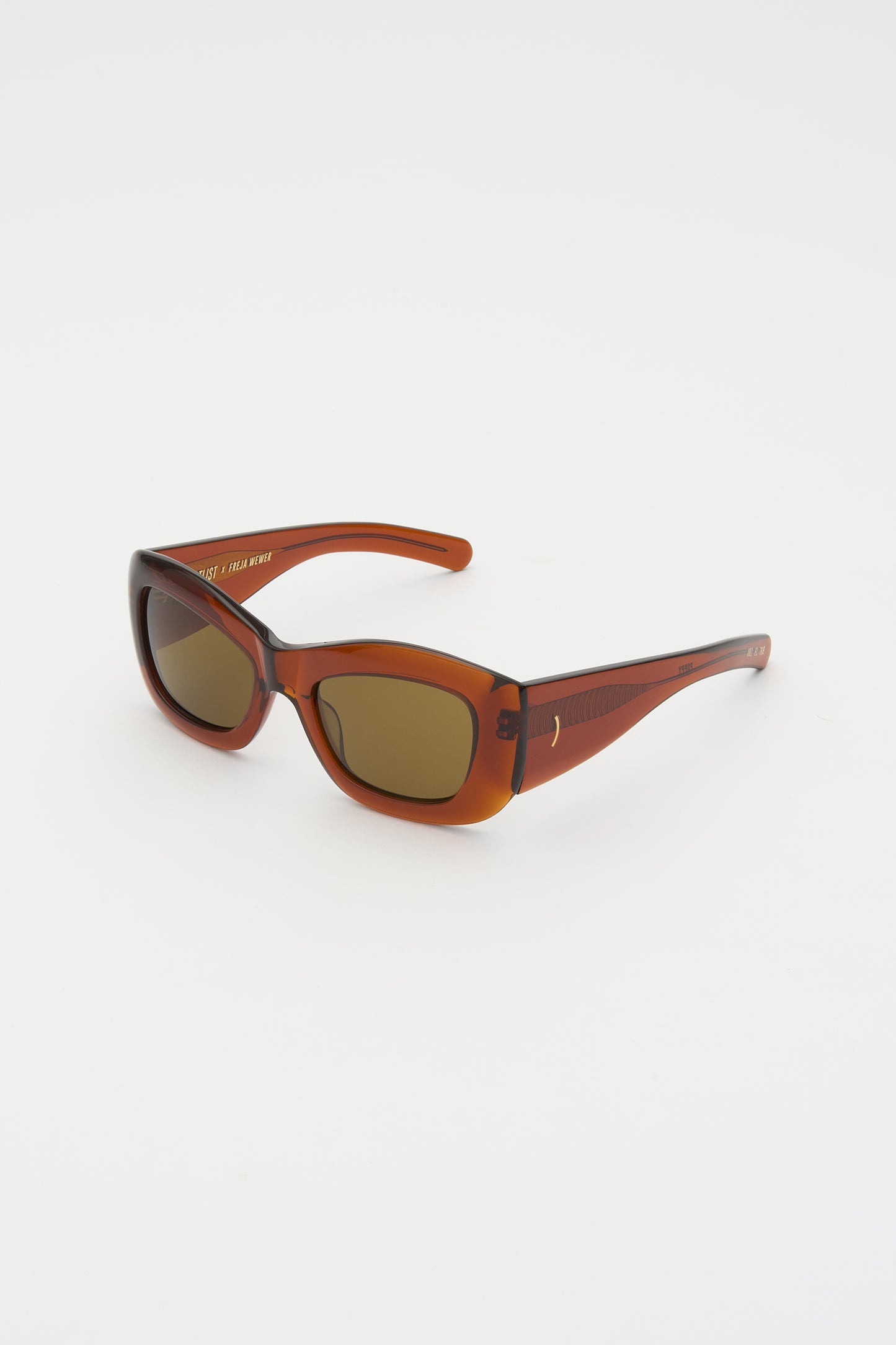Flatlist x Freja Wewer / POPPY / Crystal Brown / Solid Brown Lens
