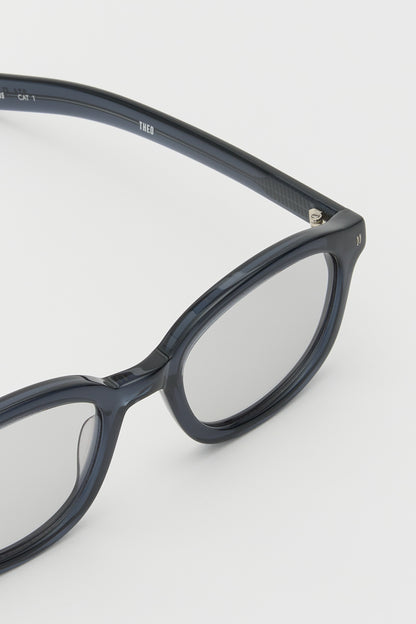 THEO Crystal Blue Grey / Light Grey lens