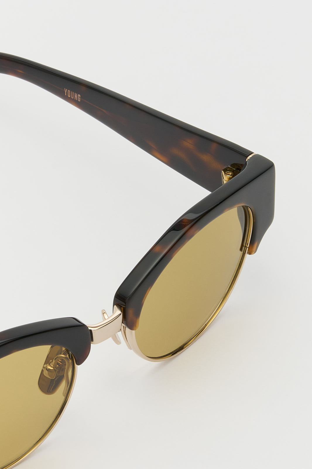 YOUNG Classic Havana / Smoked Olive lens